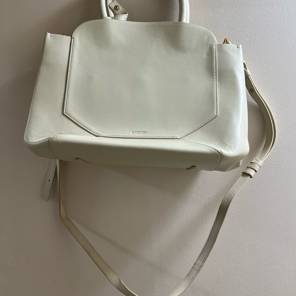 Auxiliary White and Cream Bag with Stylish Design